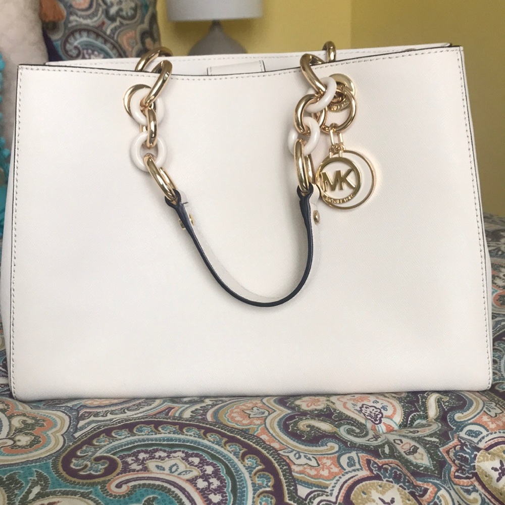 Michael Kors Cynthia Medium Satchel